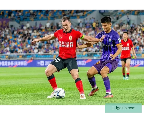 塞鸟正式加盟国足出战世预赛引发球迷热议与期待 塞鸟正式加盟国足出战世预赛引发球迷热议与期待